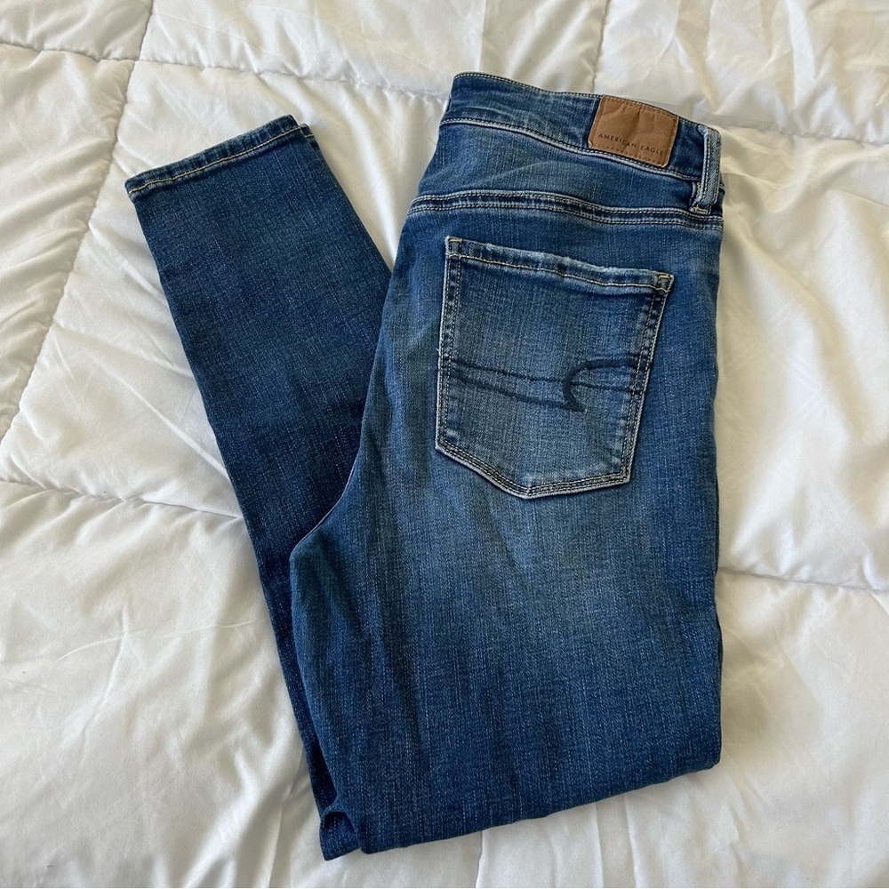 American Eagle Super high rise jeggings size 8 rips as shown